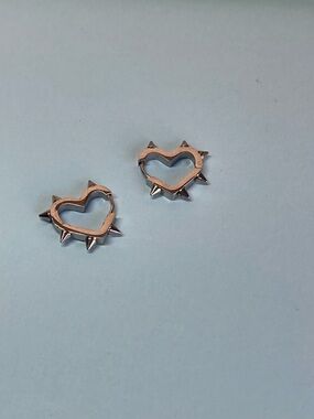 Hot Topic Rose Gold Spiked Heart Hoop Earrings
